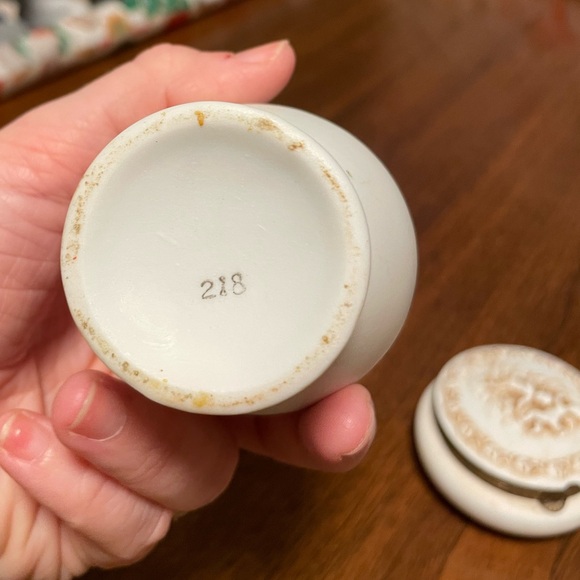 SET ✨ Vintage Lefton’s Vase and Trinket Box - Picture 5 of 9